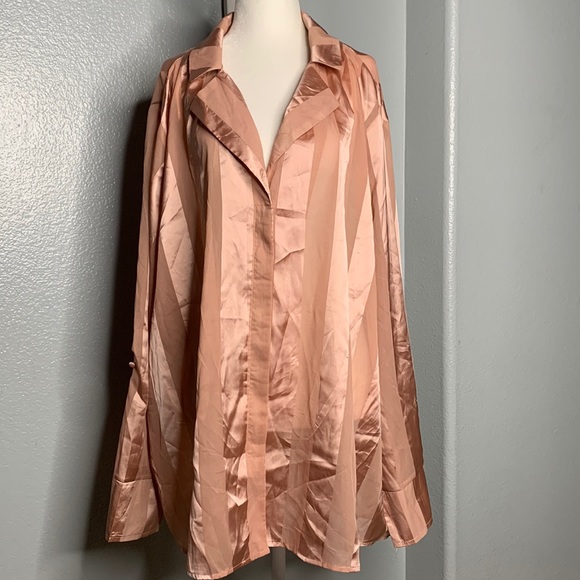 Unique 21 button down top - Picture 1 of 3